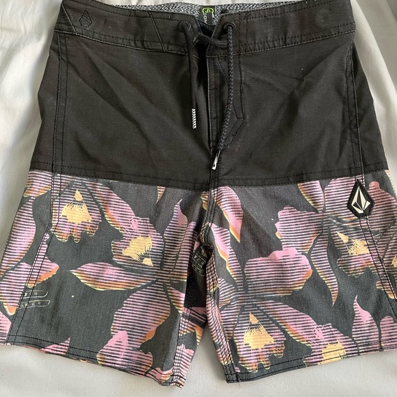 Volcom lot of 3. - Picture 11 of 13